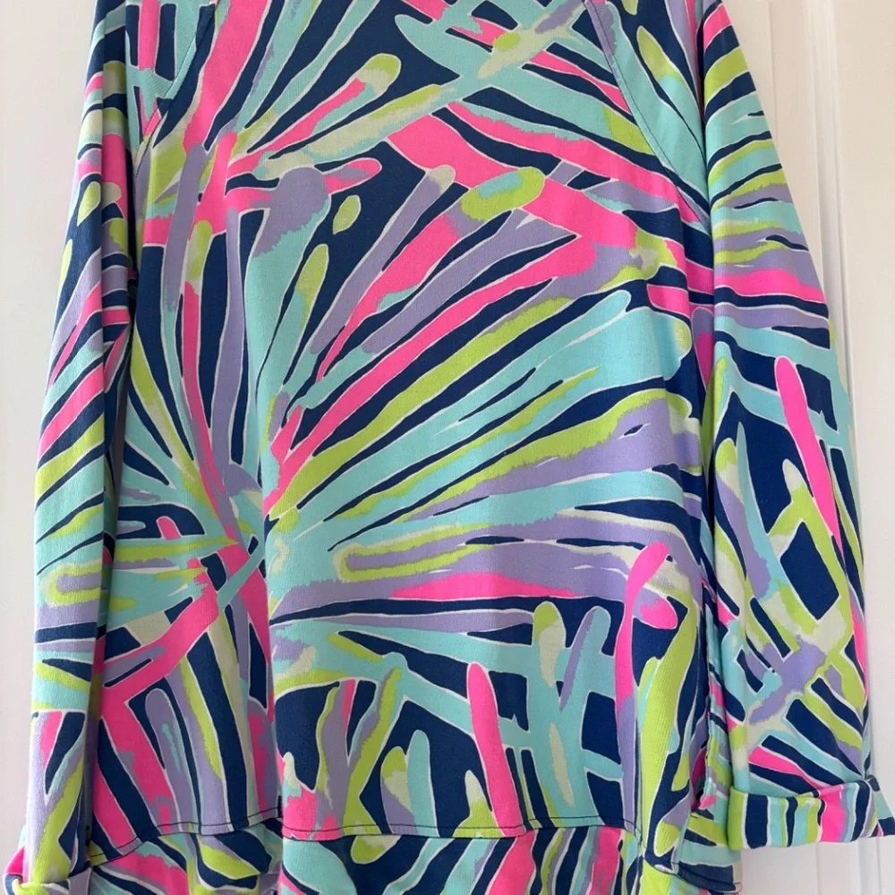 Lilly Pulitzer Zip up Hoodie in size Medium - Picture 3 of 3